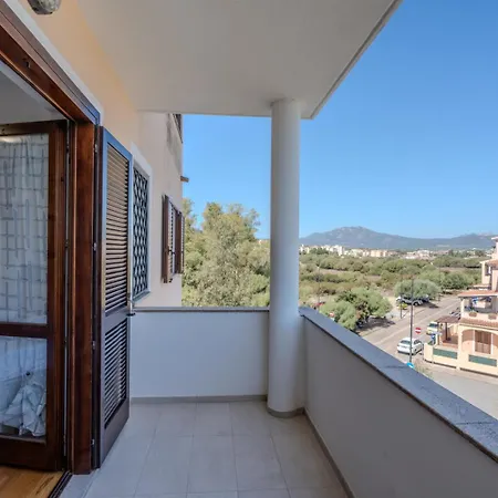 Luxury In Olbia, Terrazza & Cinema * Όλμπια
