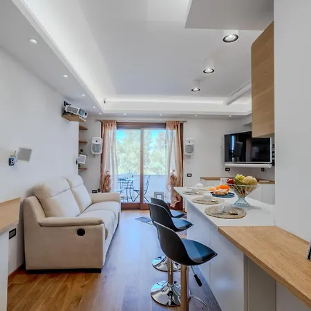 Luxury In Olbia, Terrazza & Cinema *