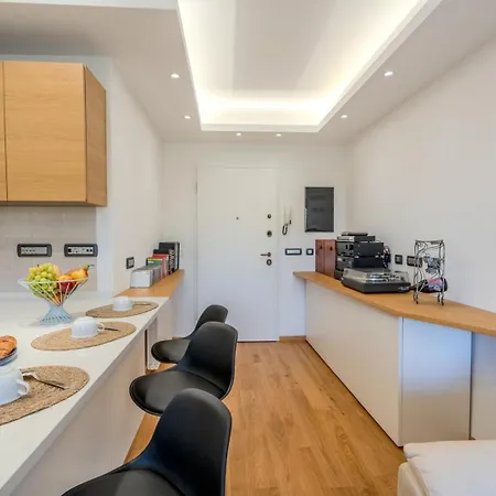 Luxury In Olbia, Terrazza & Cinema Appartement