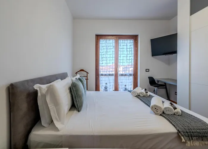 Luxury In Olbia, Terrazza & Cinema Appartement *